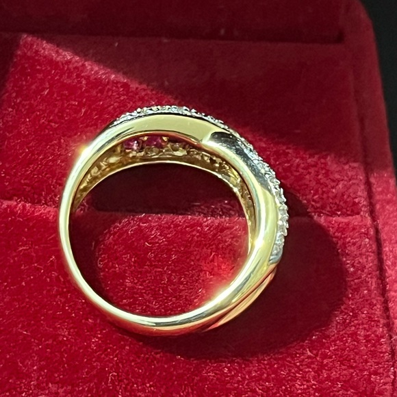 18k YG Ruby ring with dia - Picture 5 of 10
